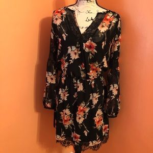 White House Black Market floral dress size 4